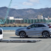 車両の前方・後方から搬送が可能